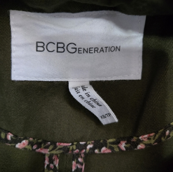 BCBGeneration Khaki Utility Jacket with Hood. Size XS - Picture 12 of 16